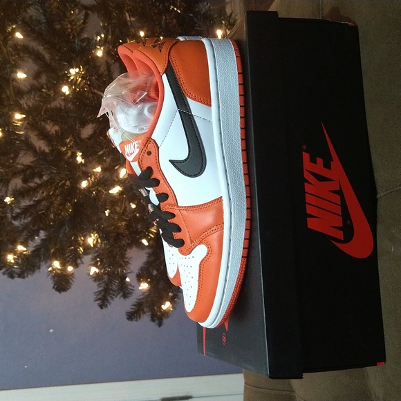 Jordan Shoes - Women's Jordan 1 Low Size 8